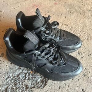Men's Black Athletic Shoes